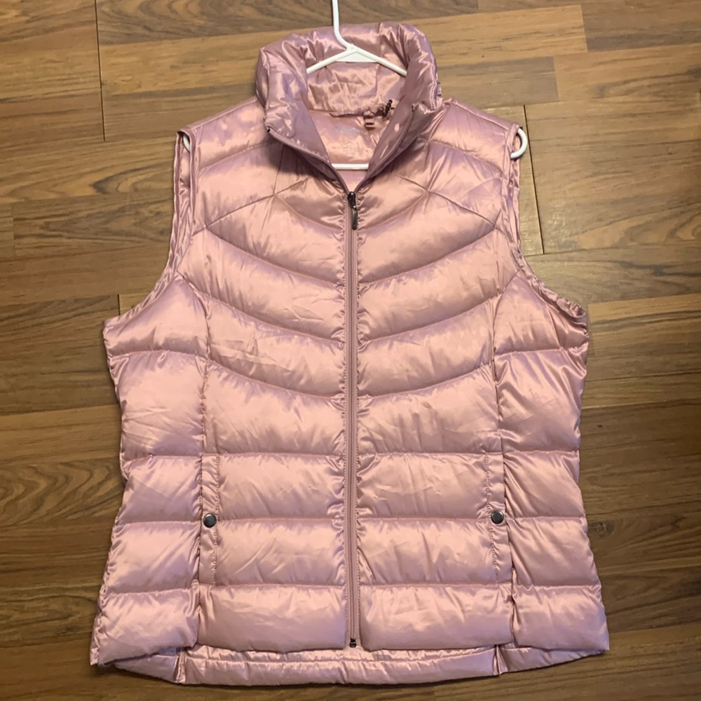 Liz Claiborne XL sports rose gold puffer like new machine washable